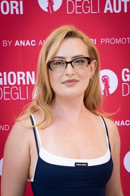 Amelia Dimoldenberg